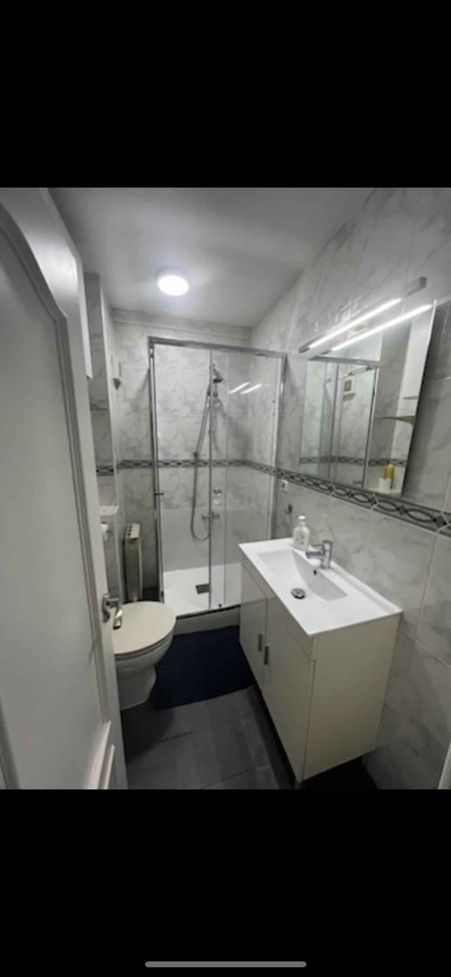Bed Vallecas Hotel Madrid Luaran gambar